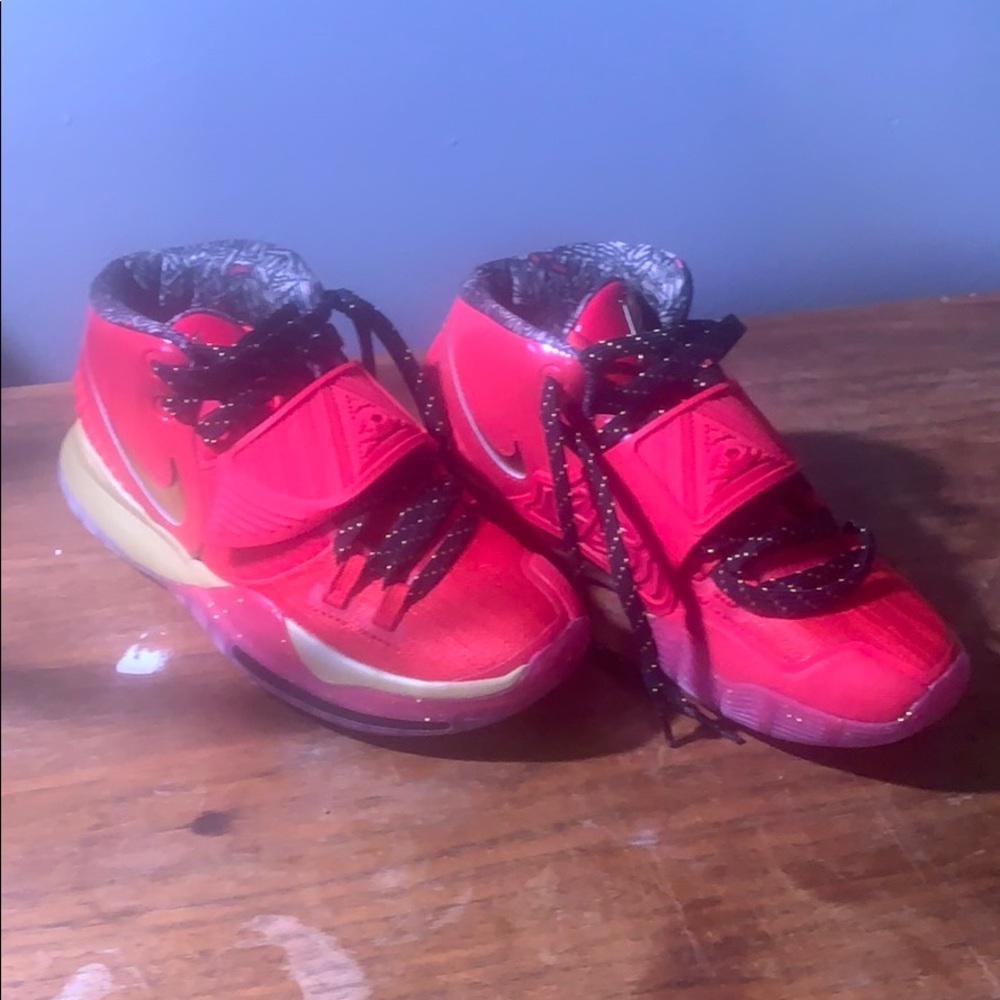 Kyrie 6 Basketball Shoes